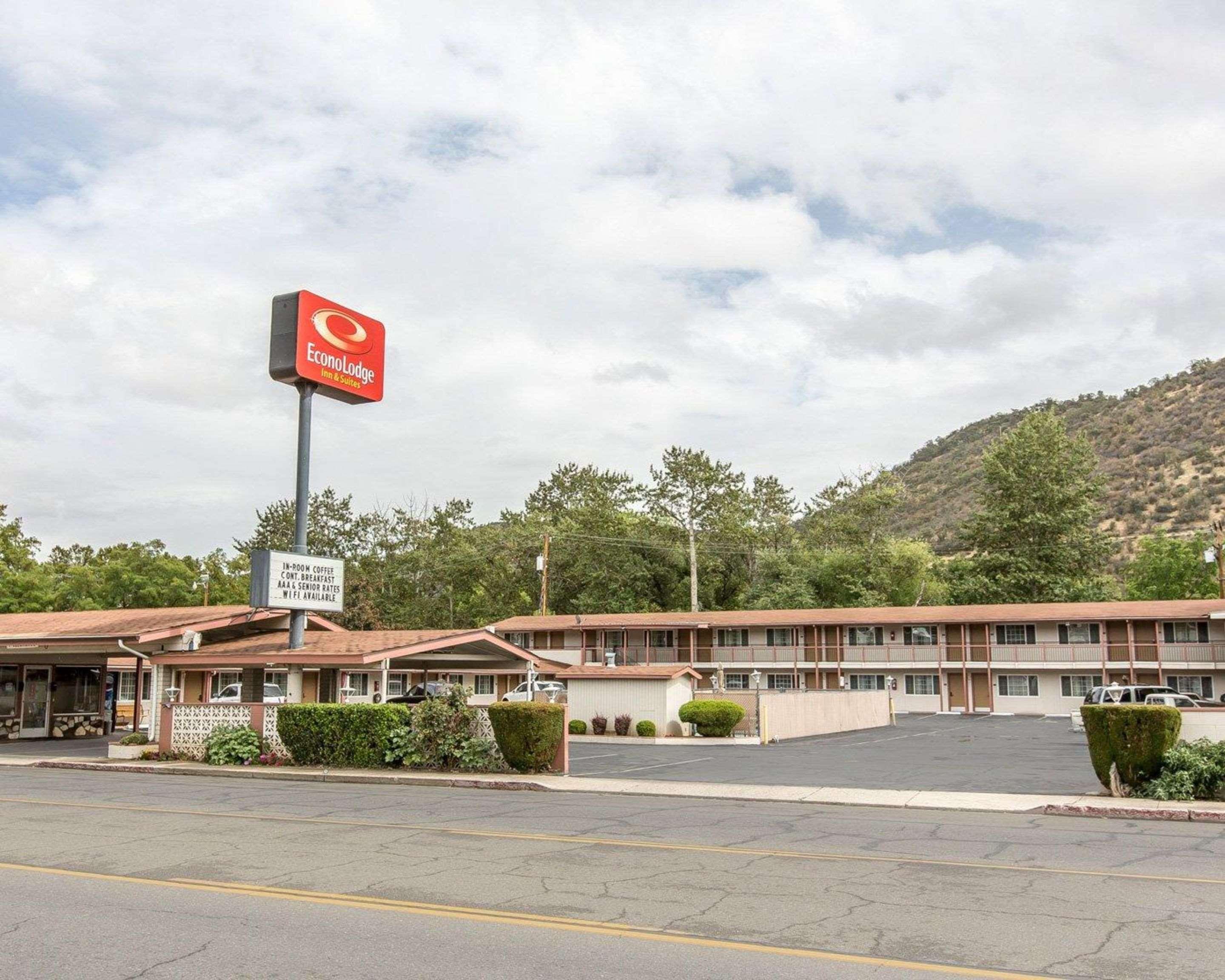 Econo Lodge Inn & Suites Yreka Exterior photo