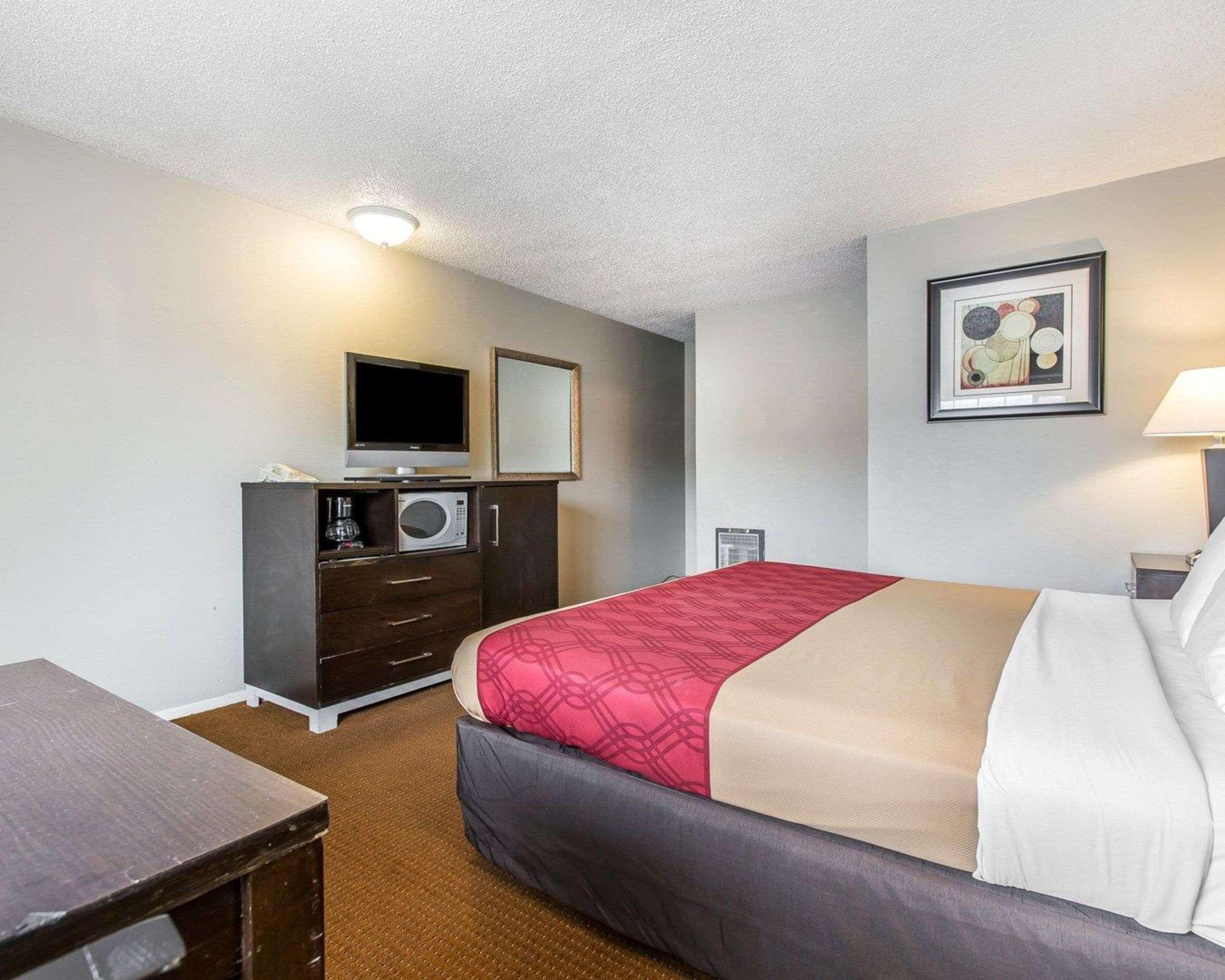 Econo Lodge Inn & Suites Yreka Exterior photo