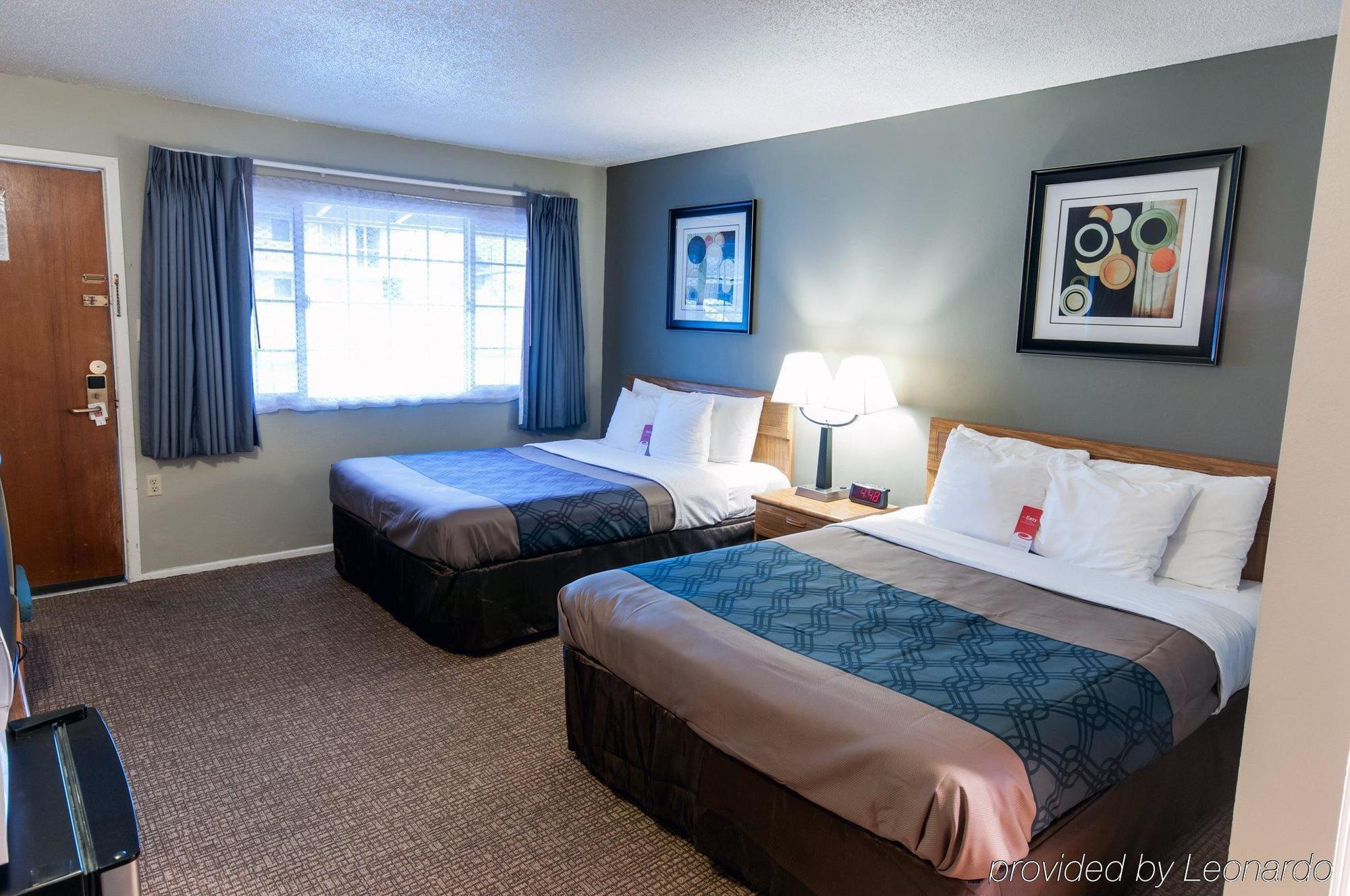 Econo Lodge Inn & Suites Yreka Exterior photo